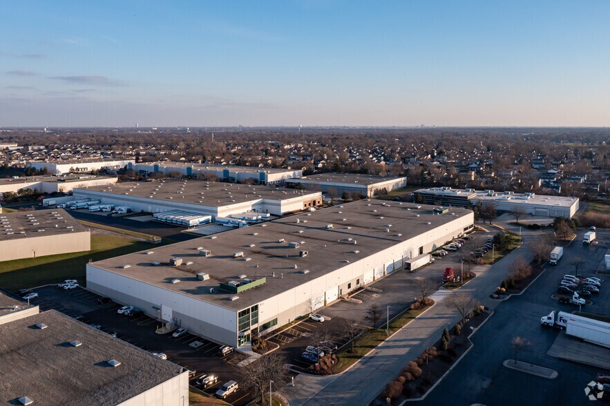 80 Internationale Blvd, Glendale Heights, IL à louer - Aérien – Image 2 sur 9