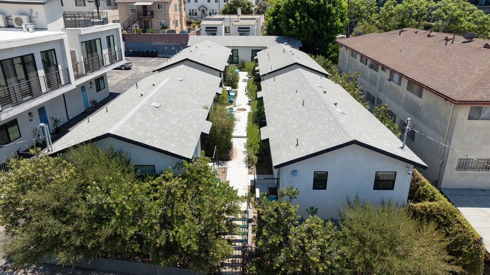 908-912 Everett St, Los Angeles, CA à vendre - Photo de l’immeuble – Image 2 sur 18