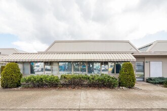 638-706 Derwent Way, Delta, BC à louer Photo de l’immeuble– Image 2 sur 3