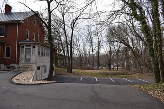 907 S Main St, Blacksburg, VA à louer Photo de l’immeuble– Image 2 sur 8