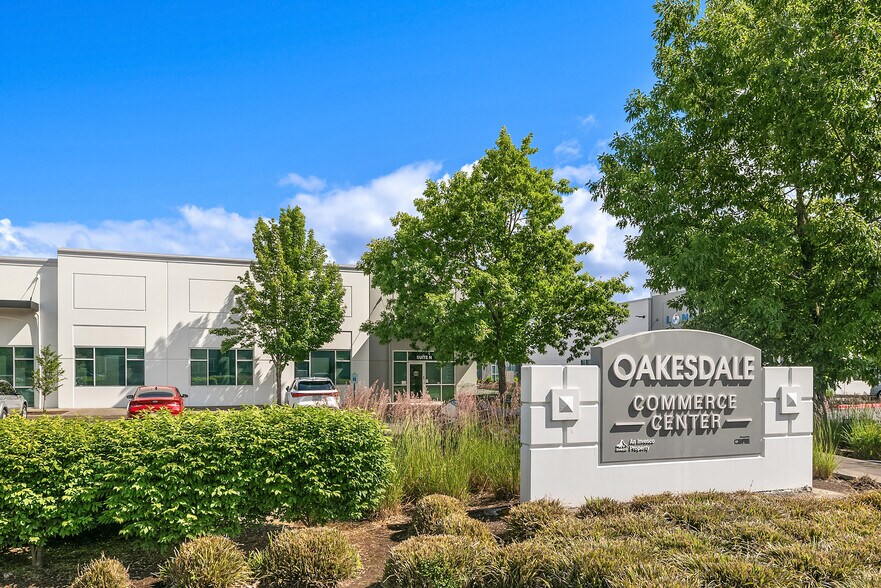 1000 SW 34th St, Renton, WA à louer - Photo de l’immeuble – Image 2 sur 5