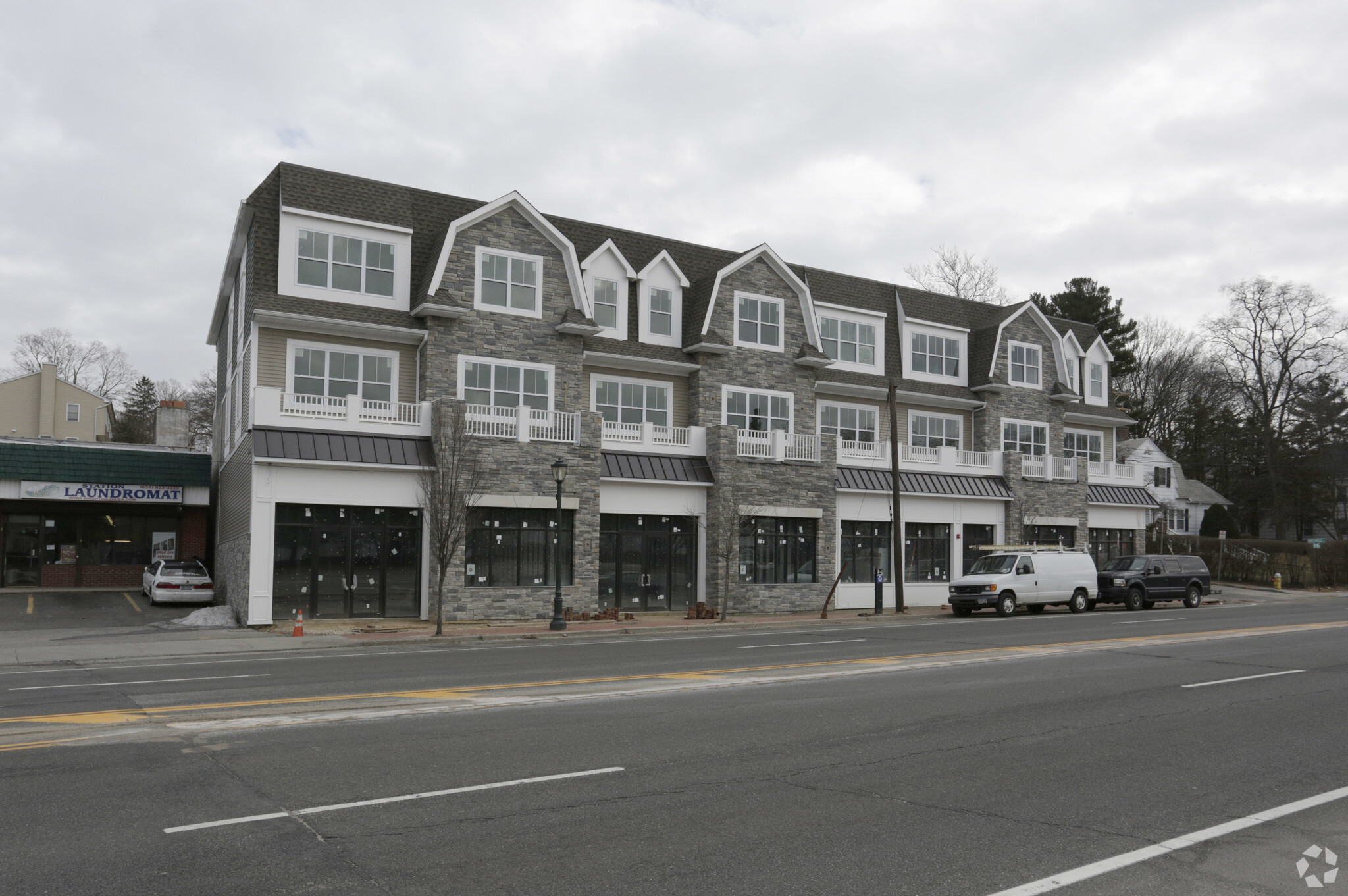 1046 New York Ave, Huntington Station, NY à vendre Photo principale– Image 1 sur 58
