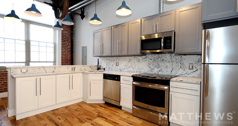 1822 E Glenwood Ave, Philadelphia, PA à vendre - Photo principale – Image 1 sur 3
