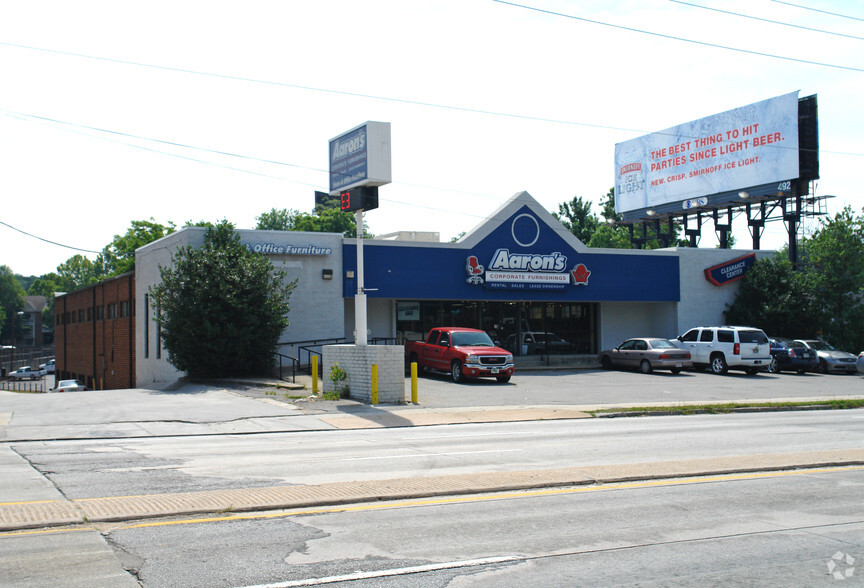 2173 Piedmont Rd NE, Atlanta, GA à louer - Photo de l’immeuble – Image 1 sur 3
