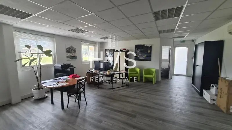 Bureau dans Bouc-Bel-Air à louer Photo intérieure– Image 1 sur 5