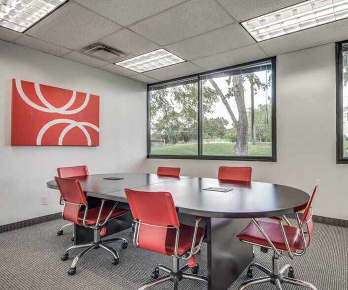 9550 Forest Ln, Dallas, TX à louer - Photo intérieure – Image 3 sur 6