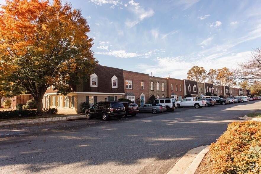 15720-15754 Crabbs Branch Way, Rockville, MD à vendre - Photo de l’immeuble – Image 2 sur 5