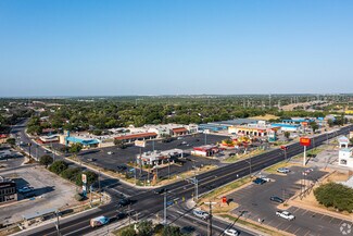Plus de détails pour 8300-8400 Marbach Rd, San Antonio, TX - Local commercial à louer