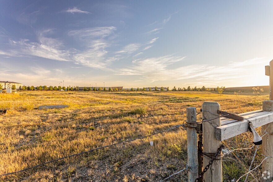 3721 144 Av NW, Edmonton, AB à vendre - Photo principale – Image 1 sur 1