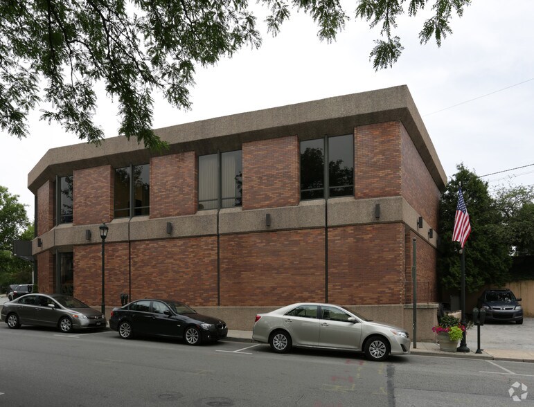 1 Station Cir, Narberth, PA à vendre - Photo de l’immeuble – Image 3 sur 4