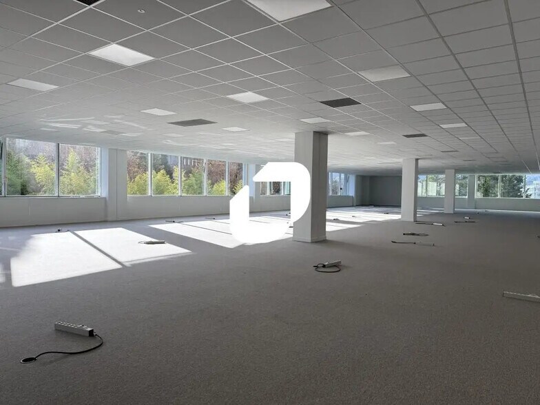 3 Avenue Raymond Chanas, Eybens à louer - Photo de l’immeuble – Image 2 sur 6