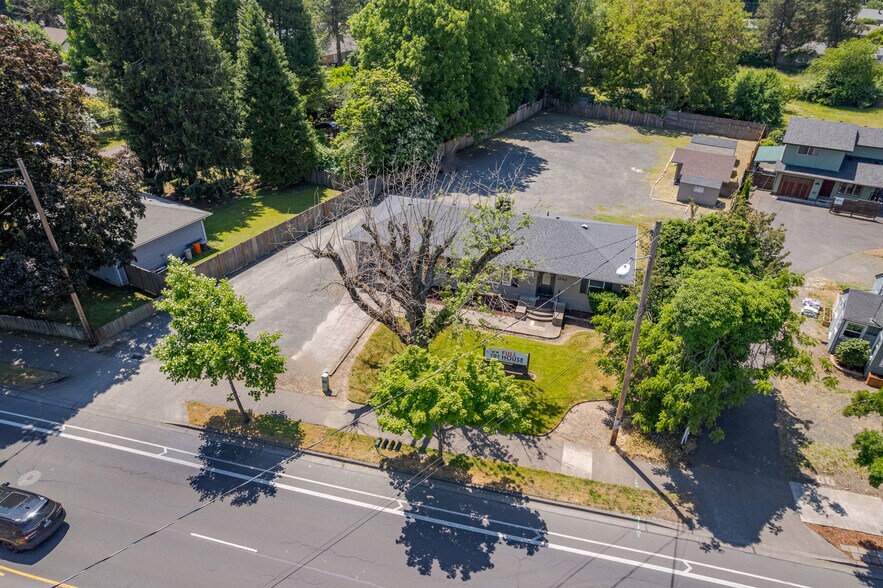 1660 River Rd, Eugene, OR à vendre - Photo de l’immeuble – Image 3 sur 27