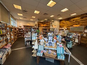 201 Morrissey Rd, Port Moody, BC à louer Photo intérieure– Image 2 sur 7