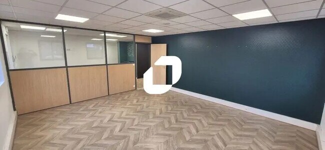 Plus de détails pour Bureau à louer