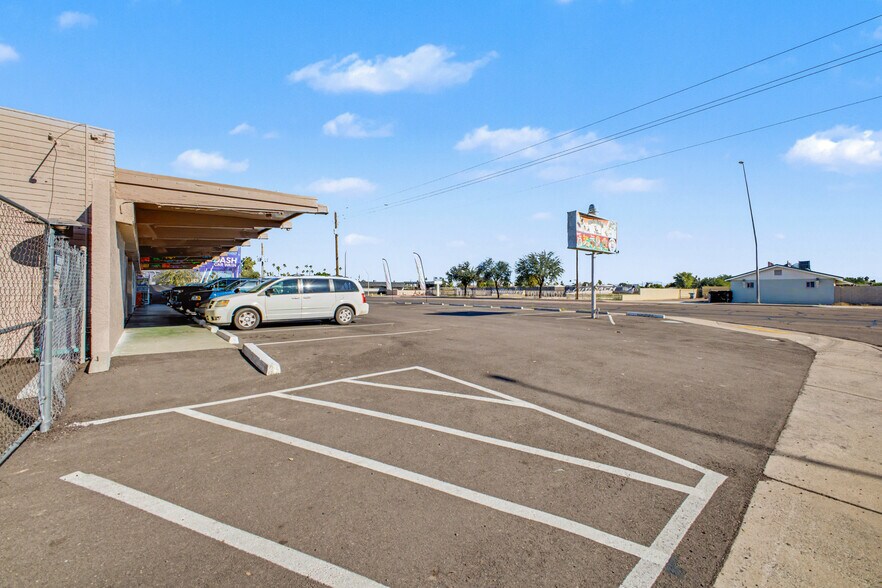 1704 N Country Club Dr, Mesa, AZ à vendre - Photo de l’immeuble – Image 2 sur 32