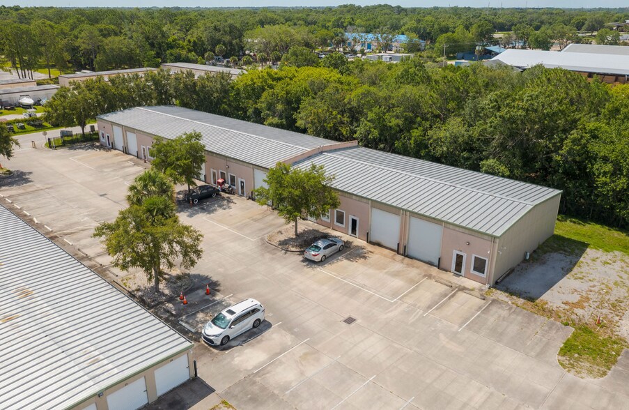 3480 Bobbi Ln, Titusville, FL à louer - Photo de l’immeuble – Image 2 sur 3