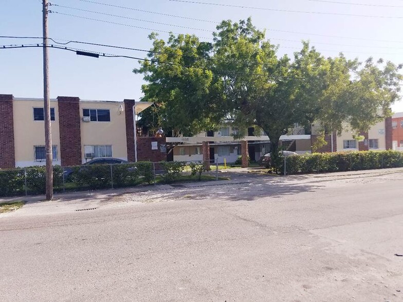 1895 NW 35th St, Miami, FL à vendre - Photo principale – Image 1 sur 9