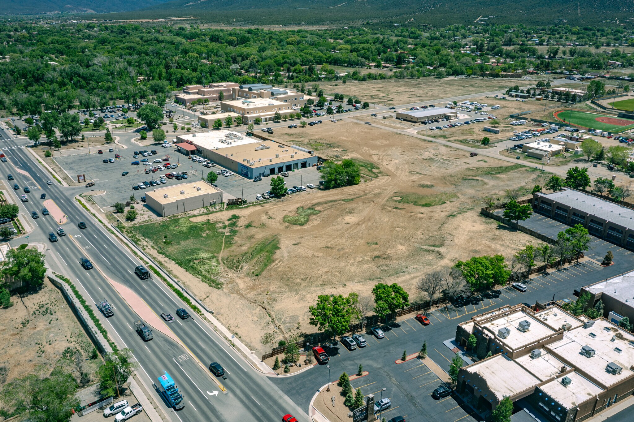 613 Paseo Del Pueblo Sur, Taos, NM à vendre Aérien– Image 1 sur 3