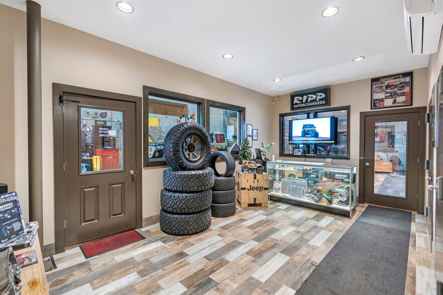 574 Industrial Loop, Staten Island, NY à vendre - Photo intérieure – Image 2 sur 15