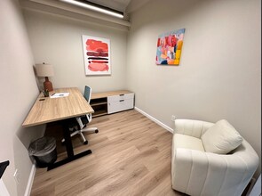 444 Hobron Ln, Honolulu, HI à louer Photo intérieure– Image 2 sur 2