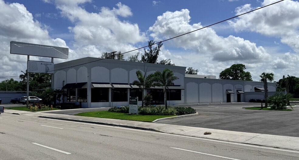 1195 S Congress Ave, West Palm Beach, FL à louer - Photo de l’immeuble – Image 2 sur 11