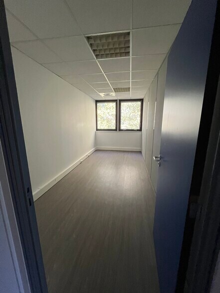 8 avenue de chavailles, Bruges à louer - Photo de l’immeuble – Image 3 sur 9