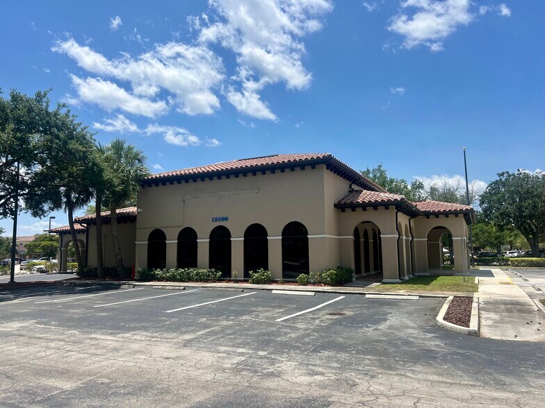 12000 Forest Hill Blvd, Wellington, FL à vendre - Photo de l’immeuble – Image 2 sur 10