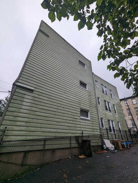 212 Myrtle Ave, Jersey City, NJ à vendre - Photo de l’immeuble – Image 3 sur 21