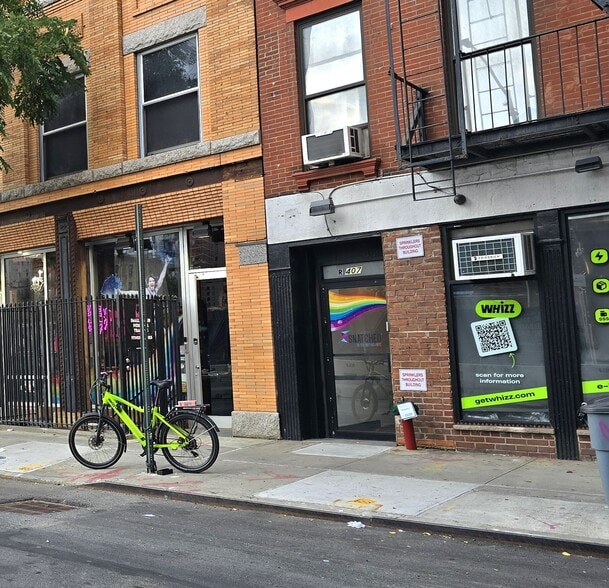 411 W 39th St, New York, NY à louer - Photo de l’immeuble – Image 2 sur 20