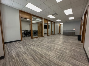 217 E Monroe St, Springfield, IL à louer Photo intérieure– Image 1 sur 19