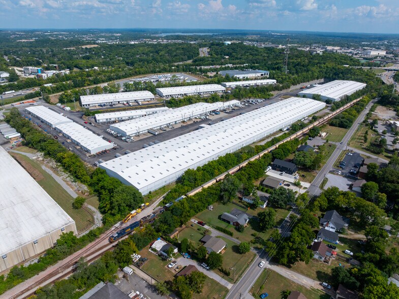 101-114 Space Park N, Goodlettsville, TN à louer - Photo de l’immeuble – Image 1 sur 11