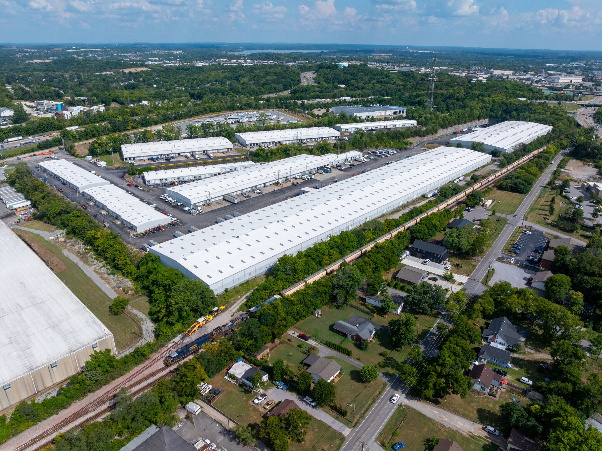 101-114 Space Park N, Goodlettsville, TN à louer Photo de l’immeuble– Image 1 sur 12