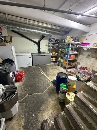 Plus de détails pour Local commercial à louer