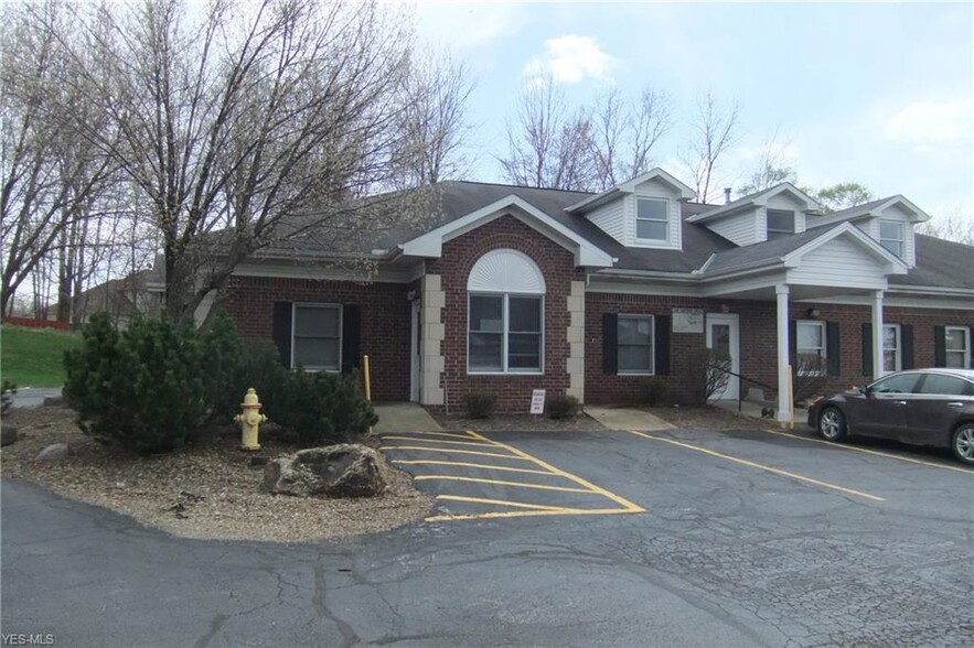 8050 Corporate Cir, North Royalton, OH à louer - Photo de l’immeuble – Image 2 sur 2