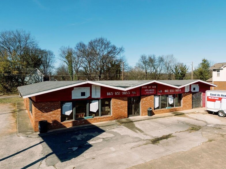 2001 Magnolia Ave, Knoxville, TN à louer - Photo de l’immeuble – Image 1 sur 6