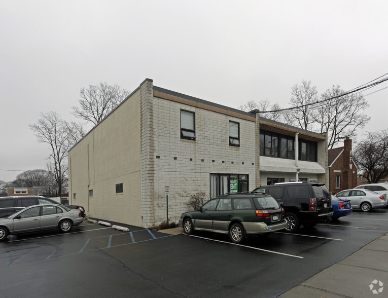 187 Veterans Blvd, Massapequa, NY à louer - Photo de l’immeuble – Image 2 sur 10