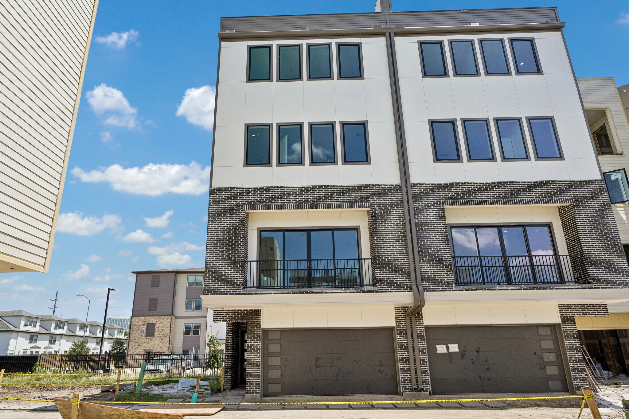 5821 Winsome Ln, Houston, TX à vendre Photo de l’immeuble– Image 1 sur 77