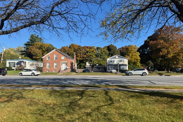 938 Shelburne Rd, South Burlington, VT à vendre - Photo principale – Image 1 sur 7