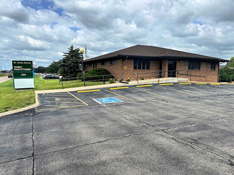 305 E San Marnan Dr, Waterloo, IA à vendre - Photo de l’immeuble – Image 1 sur 6