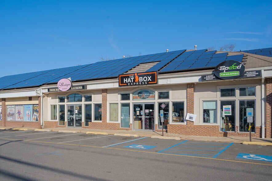 605 E County Line Rd, Lakewood, NJ à louer - Photo de l’immeuble – Image 3 sur 6