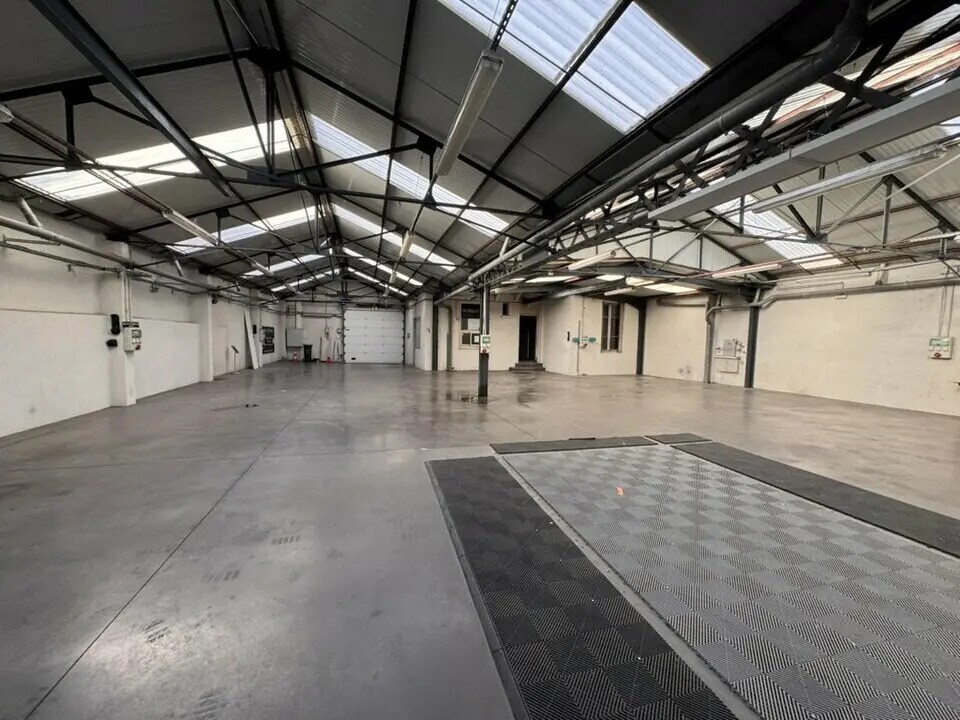 Local commercial dans Lyon à louer Photo de l’immeuble– Image 1 sur 10