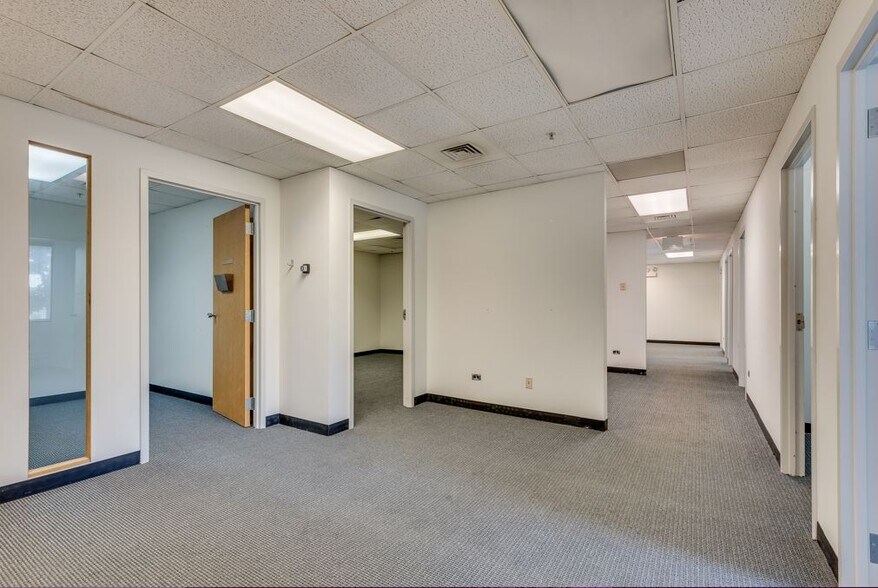 10600 W Higgins Rd, Rosemont, IL à louer - Photo intérieure – Image 1 sur 9