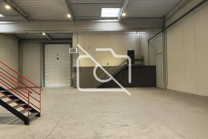 Industriel/Logistique dans Vaires-sur-Marne à vendre - Photo intérieure – Image 2 sur 4