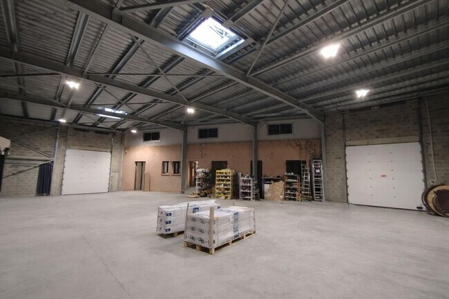 Plus de détails pour Industriel/Logistique à vendre