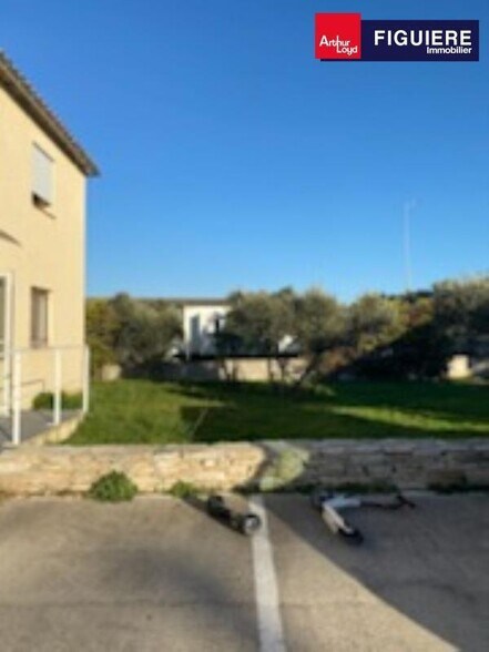 Bureau dans Lançon-Provence à vendre - Photo de l’immeuble – Image 3 sur 11