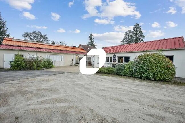 Plus de détails pour Local d’activités à vendre