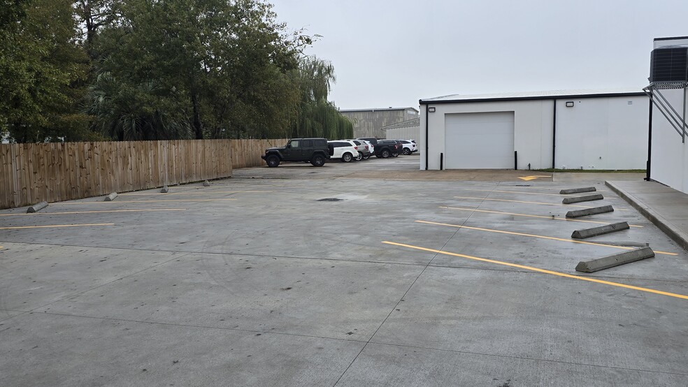2848 Nall St, Port Neches, TX à louer - Photo de l’immeuble – Image 2 sur 4