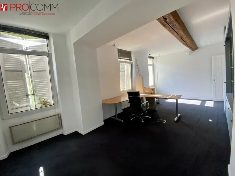 Bureau dans Avignon à louer - Photo de l’immeuble – Image 2 sur 6
