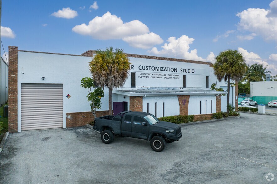 2120 Wiley St, Hollywood, FL à louer - Photo de l’immeuble – Image 3 sur 5