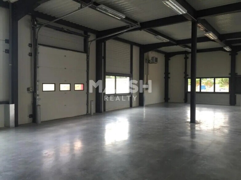 Local d’activités dans Dardilly à louer - Photo intérieure – Image 3 sur 33